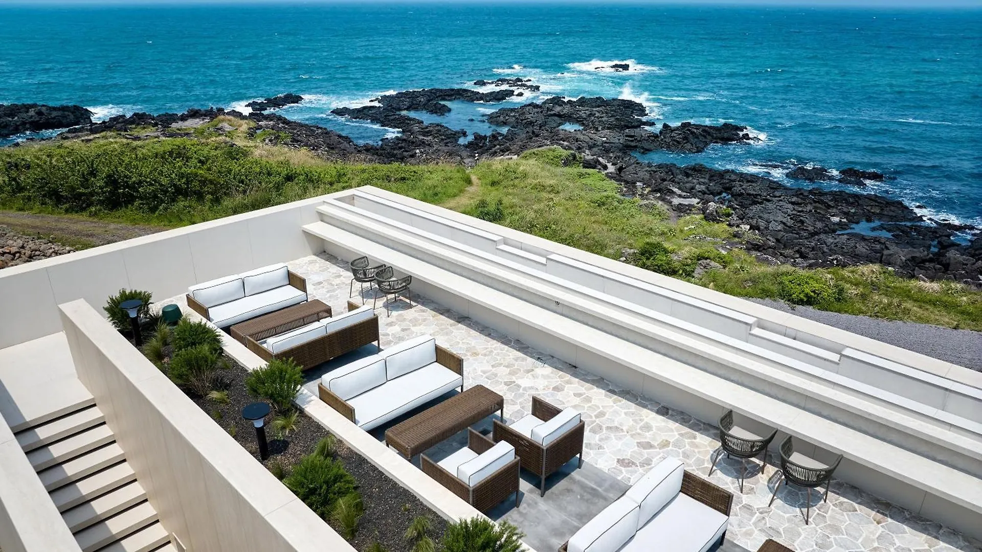 Shilla Stay Plus Iho Tewoo Ocean Front Jeju 4*,  South Korea