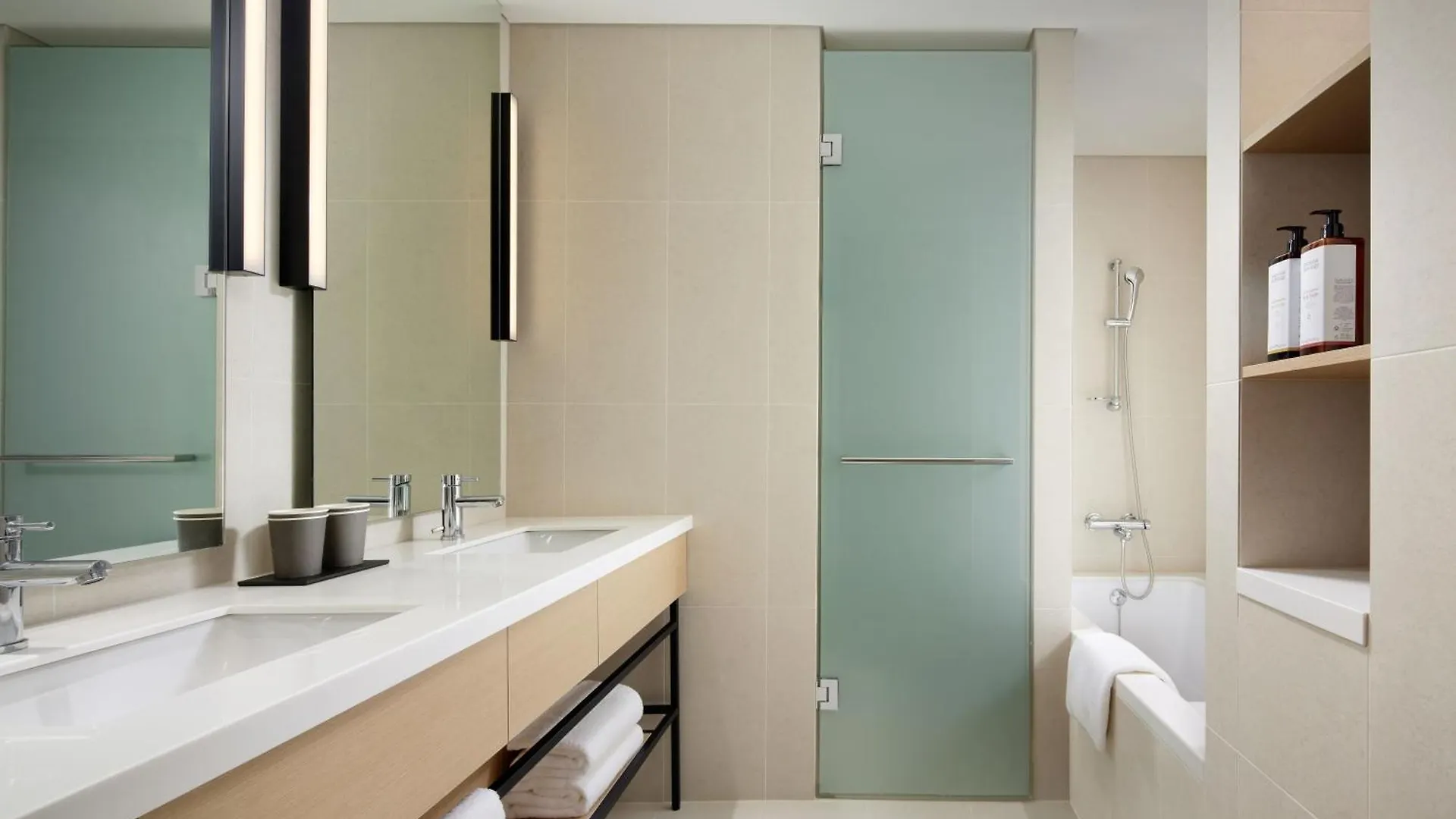 Shilla Stay Plus Iho Tewoo Ocean Front Jeju 4*,